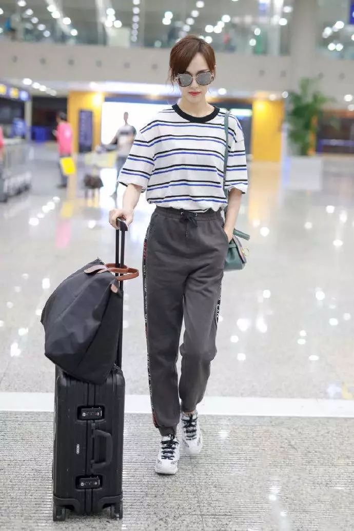 唐嫣卖二手闲置被吐槽太丑，审美堪忧？