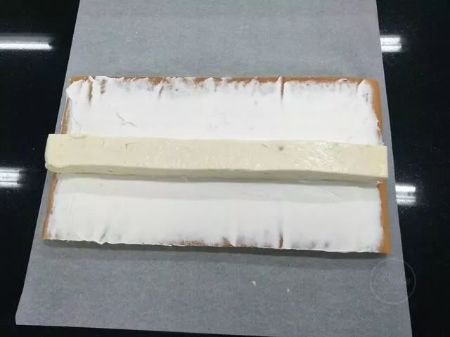 奶油奶冻蛋糕卷 (奶冻蛋糕卷如何做)