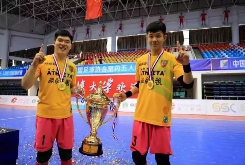 成都特警夜巡,成都特警最新消息