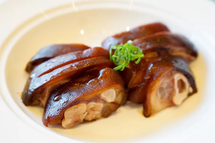 曾任职米其林一星！20年经验大厨匠心打造！JW万豪酒店74道港式料理畅吃宴！