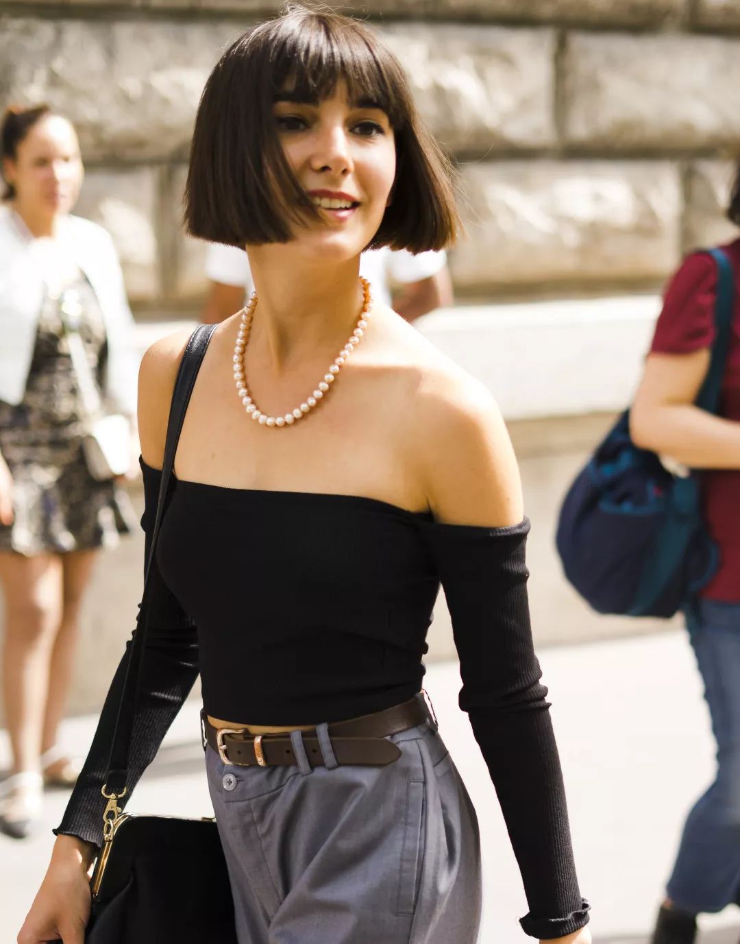 都在看MetGala的群魔乱舞,我却被哈卷的珍珠耳环给吸走!