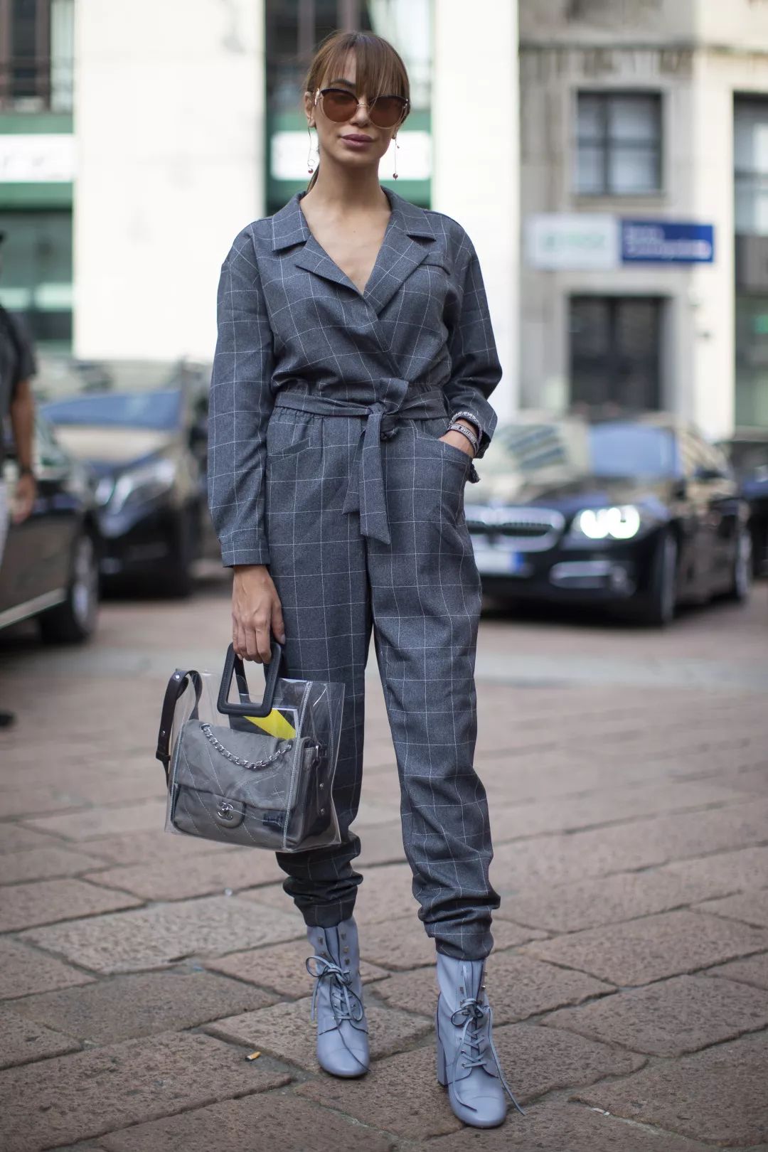 刘雯斜挎休闲包,今年流行的刘雯同款包