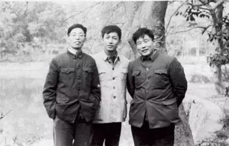 易中天武汉大学轶事,易中天出走武汉大学