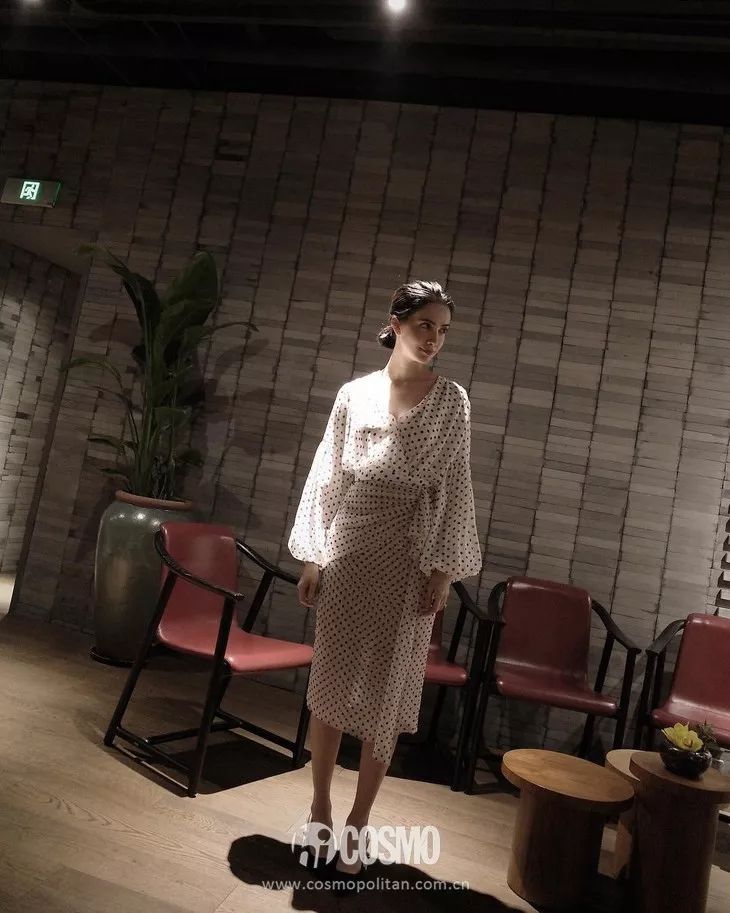 洪欣时尚穿搭,52岁洪欣日不落蔡依林