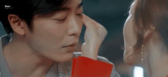 33岁大女主见偶像变迷妹,“私生活”居然甜到齁?