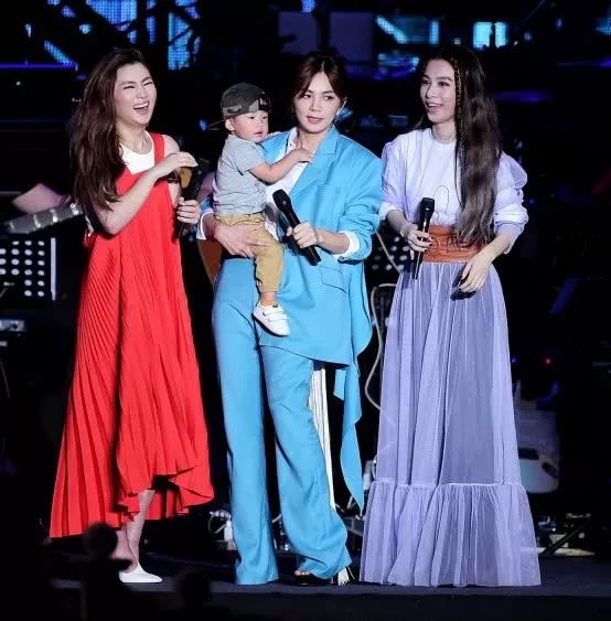 ella谈产后恢复,ella回应产后后遗症