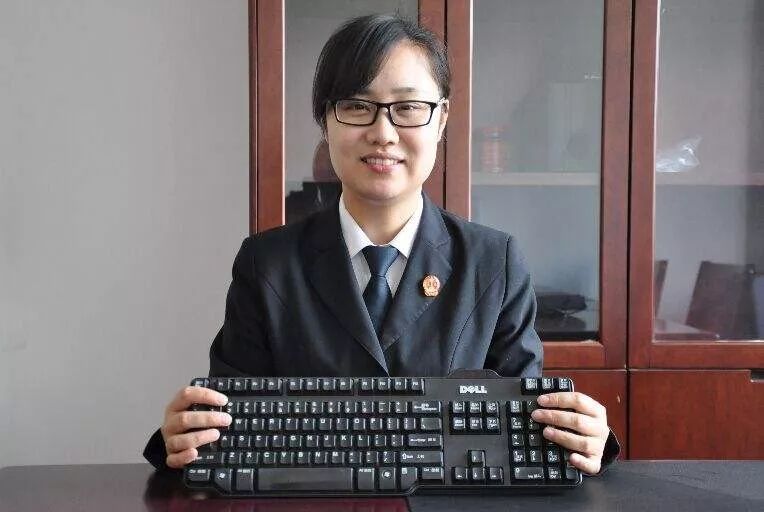 法院书记员日常穿搭,法院书记员考试题