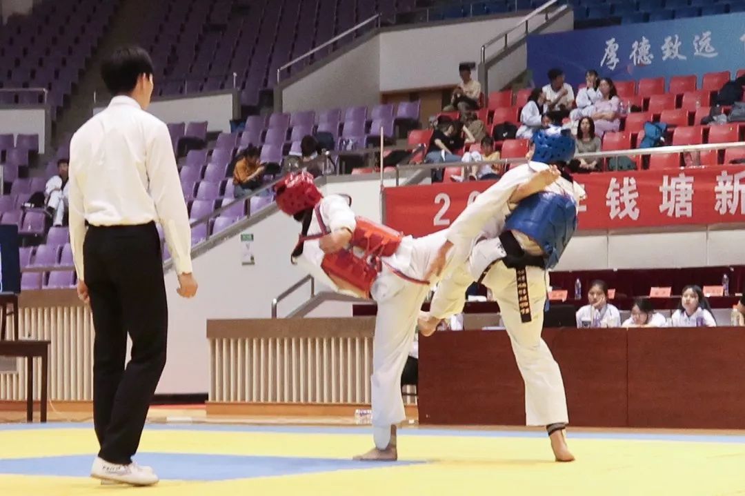 侧踢、前旋踢、腾空后旋……钱塘新区这场武林盛会，热闹非凡！