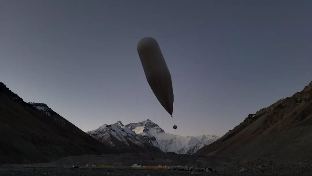 真实的珠峰多少米,真实攀登珠峰第二台阶