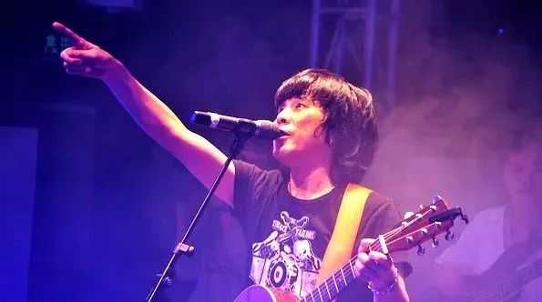 百万大学青年免费狂欢!AJ鞋展、街球大神空降,超多福利拿到手软!