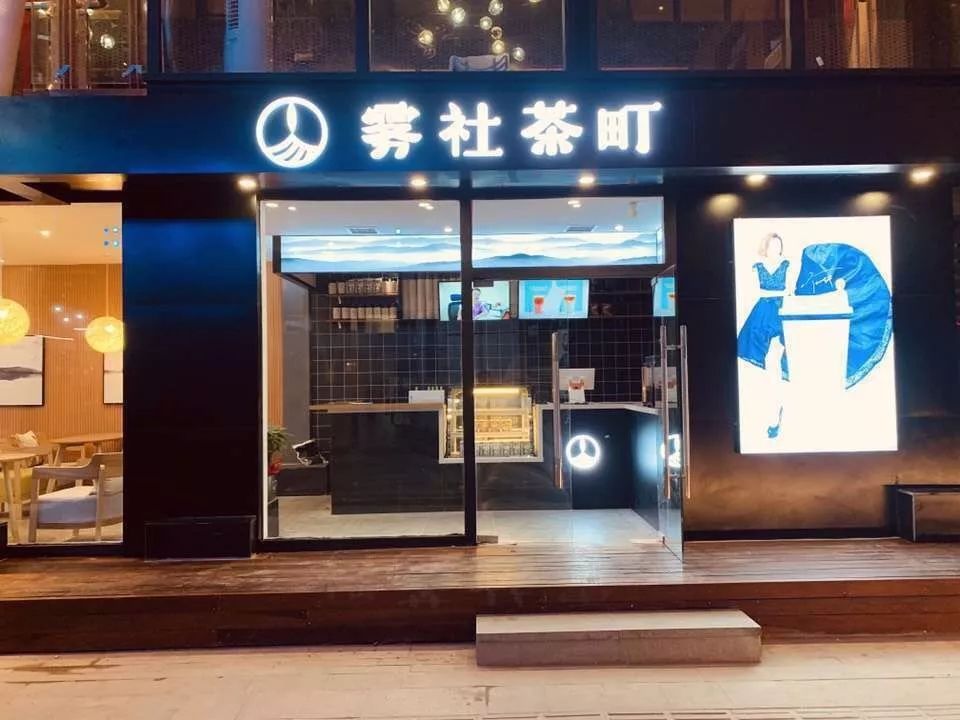 百万大学青年免费狂欢！AJ鞋展、街球大神空降，超多福利拿到手软！