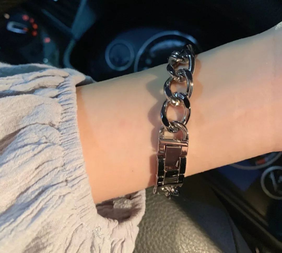 名表和包包档次对比,买个名牌包就要配名表是什么心理