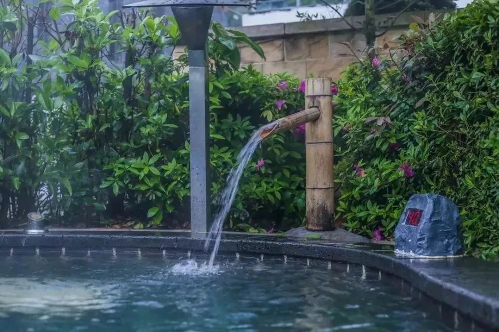 天沐温泉9.9元,夜泡温泉成人门票