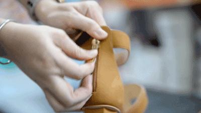 全场1折起！特步、金利来、碟愫、莱尔斯丹鞋子大特卖，最便只要50元！