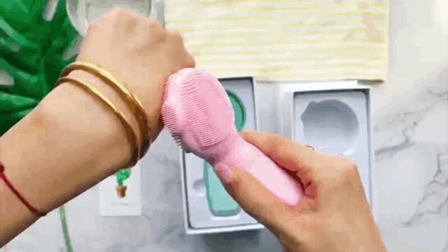 脸不干净有啥洗面奶好用,脸洗不干净用的护肤品