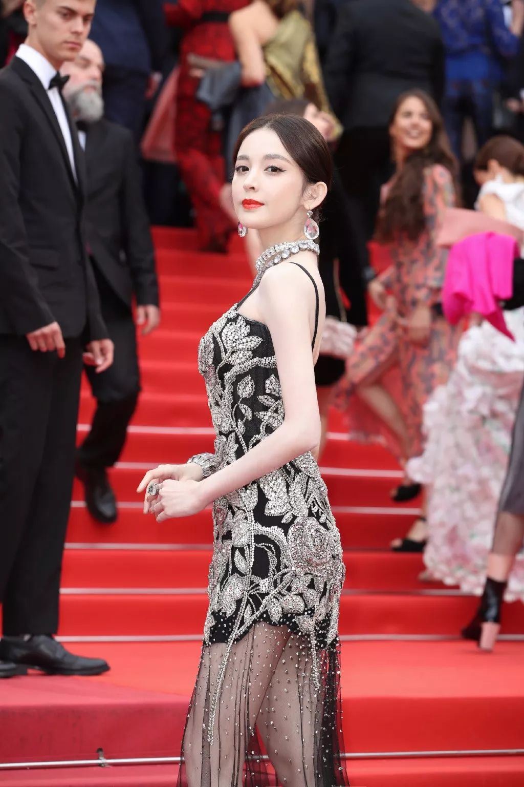 戛纳朱一龙入选作品,戛纳朱一龙白西装