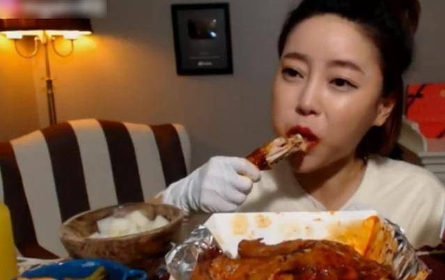 放屁太多确诊肠癌,女子总是放屁患上肠癌晚期