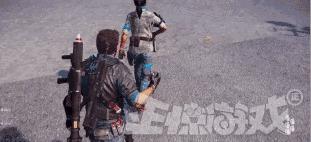 正惊GIF囧图：史上最硬核的学霸，女装大佬是怎么坐地铁的？