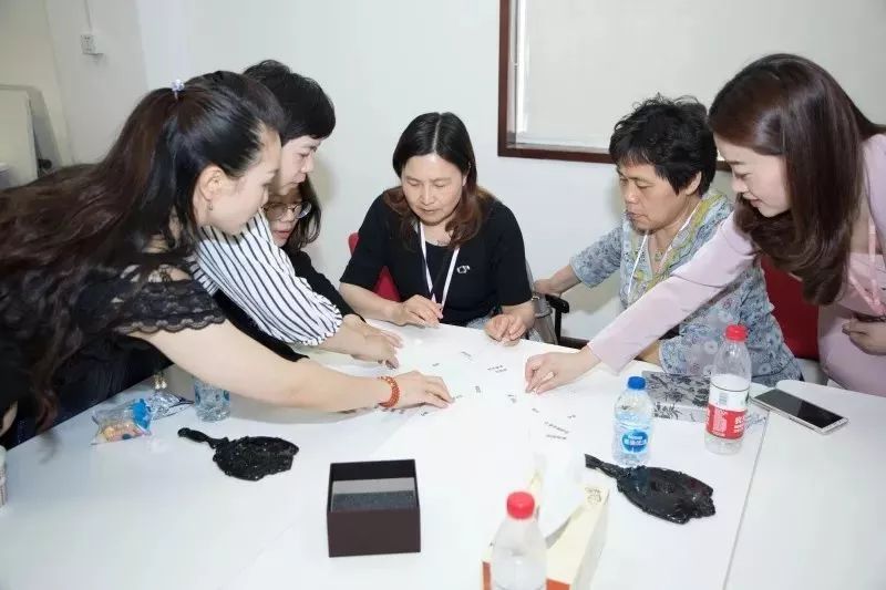 推动谁执法谁普法,谁执法谁普法宣传进社区