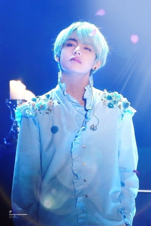 190531K-POP偶像中没有竞争者，海外媒体称赞V为“天上的美”的代名词！