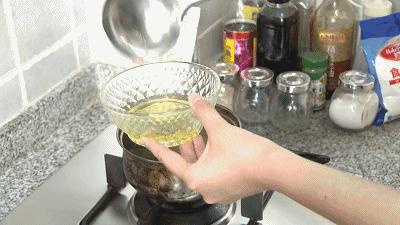 粽叶泡过硫酸铜和正常的区别,怎样辨别粽叶有没有浸泡过硫酸铜