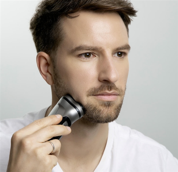 小米众筹上架映趣剃须刀：3刀头价格震撼