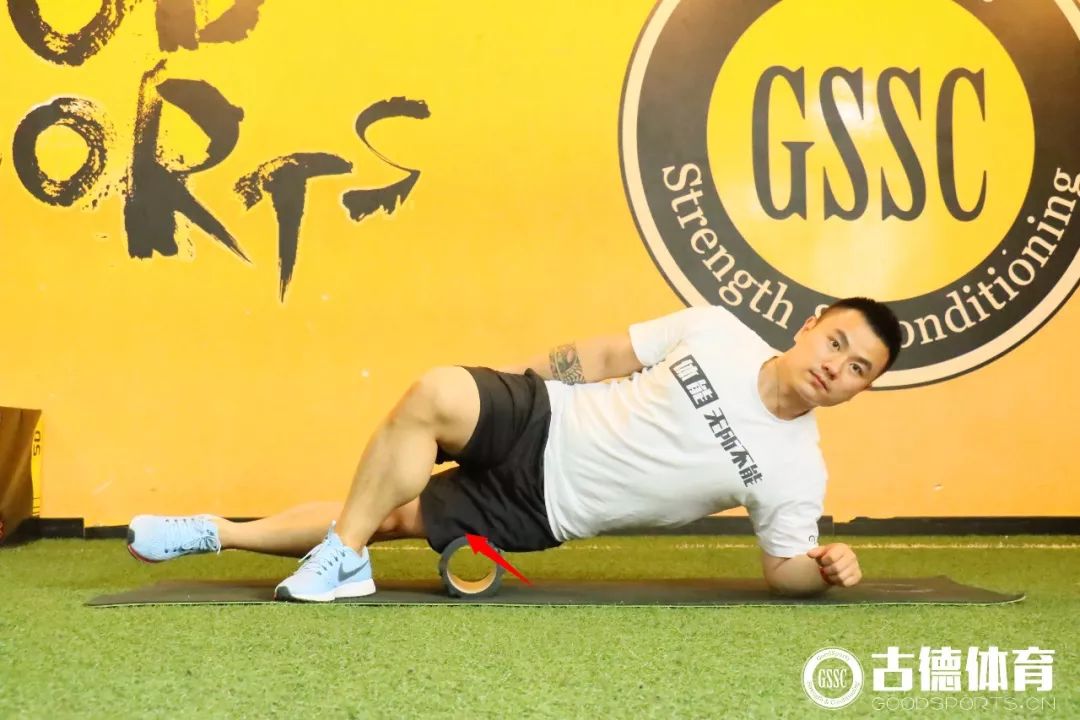 大腿根部嘎嘣响是怎么回事,大腿根内部关节咯嘣响