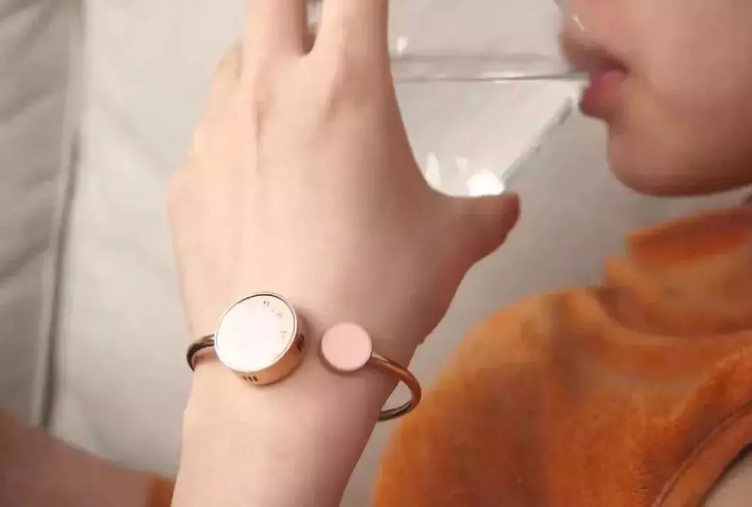 驱蚊手环林允,林允驱蚊手环