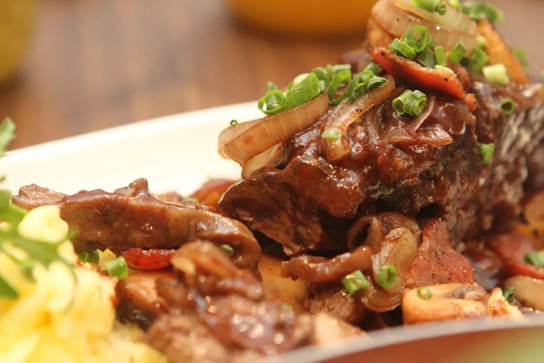 港丽杭大店开卖蛋糕了!精致的裱花蛋糕,秒杀连锁的奶酪茶……没想到你是这样的港丽