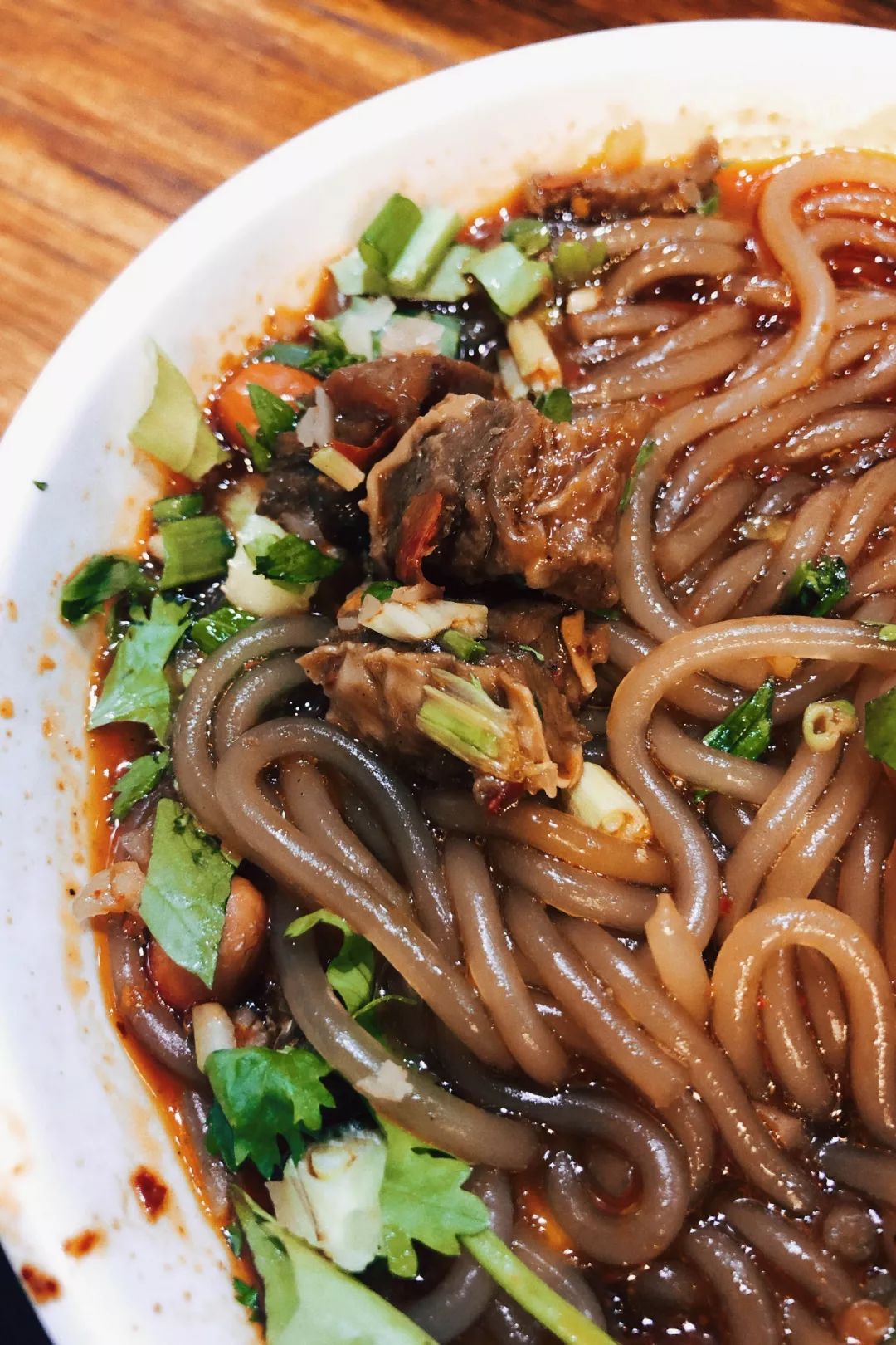 雨女有瓜|我去成都LV展出差的24小时吃成了真实的猪