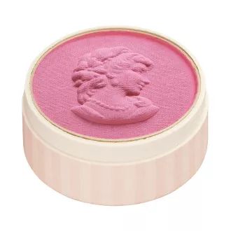 现在流行像林允一样给全身化妆，再也不愁脸太小化妆品都用不完了