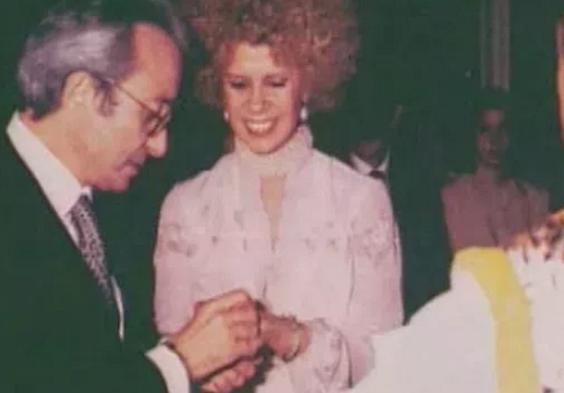 她是英女王闺蜜，拥有“至蓝之血”，却在82岁为爱舍弃百亿身家