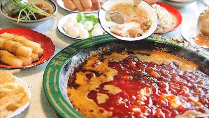 竹架子火锅，有5层高，一筐一筐吃