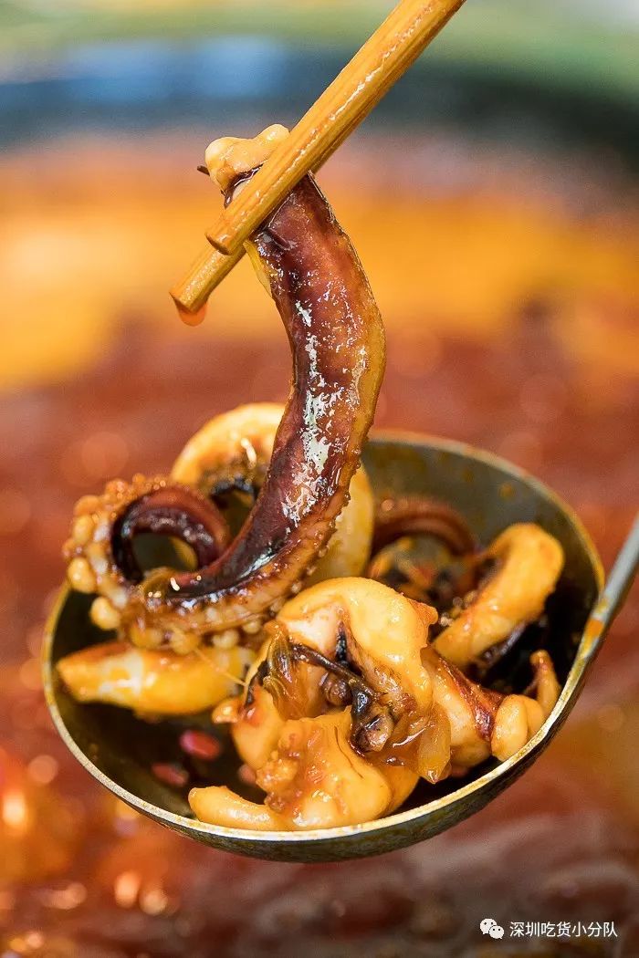 竹架子火锅，有5层高，一筐一筐吃