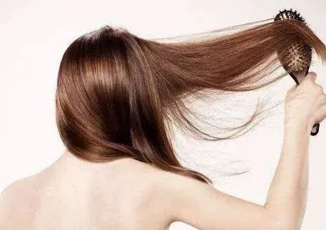 经常掉发应该看什么科,什么疾病能够引起掉发