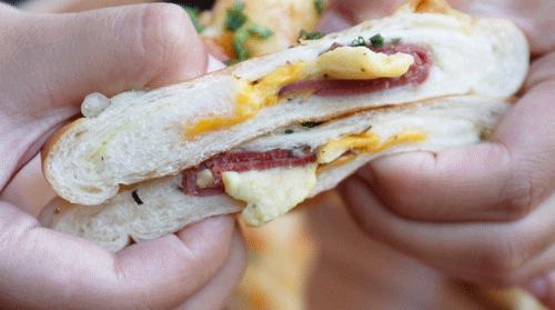 酵墅把奶茶怼到面包里了！这脑洞我服