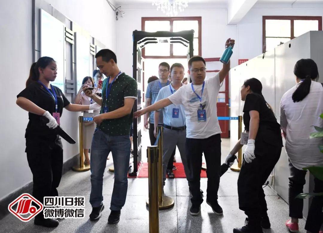 四川高考阅卷最新消息,四川高考阅卷分数情况