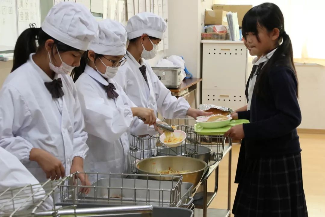 为什么现在人都喜欢去日本 (为什么很多人喜欢去日本)