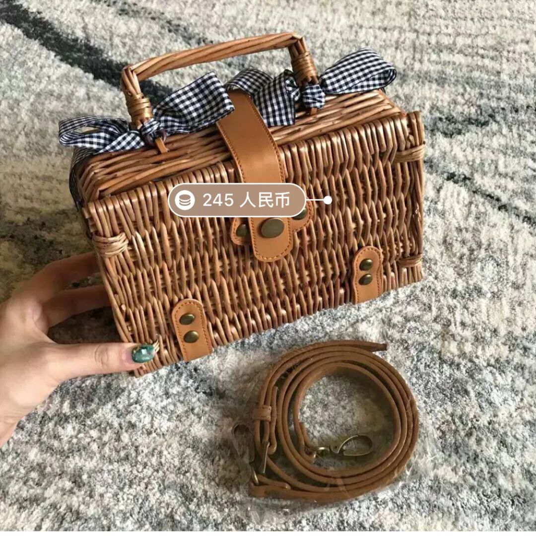 不是菜篮子不好看,这50款明星潮人都爱的草编包,才没有过时