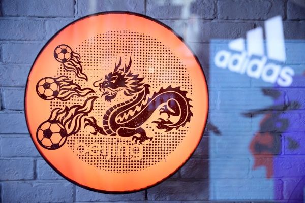 荣耀戴森阿迪、邓伦惠若琪,这个618,你为谁买单?丨Weekly