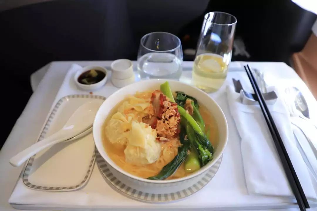 体验19个小时飞机,体验时间最长的航班