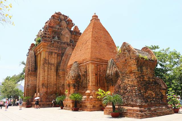 越南旅游芽庄和岘港对比,越南芽庄和河内