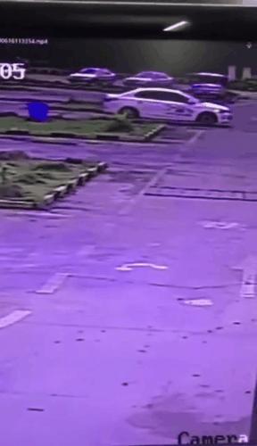 驾校学车搞笑视频使劲转方向盘,驾校学员猛打方向搞笑视频