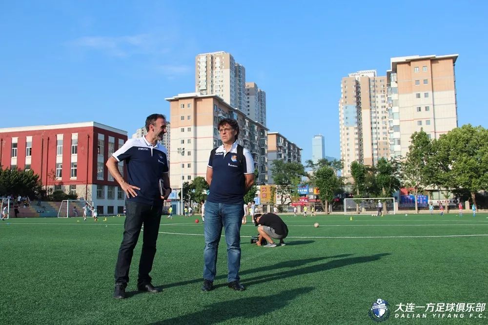 蓝队青训国青,中国青训与国外青训