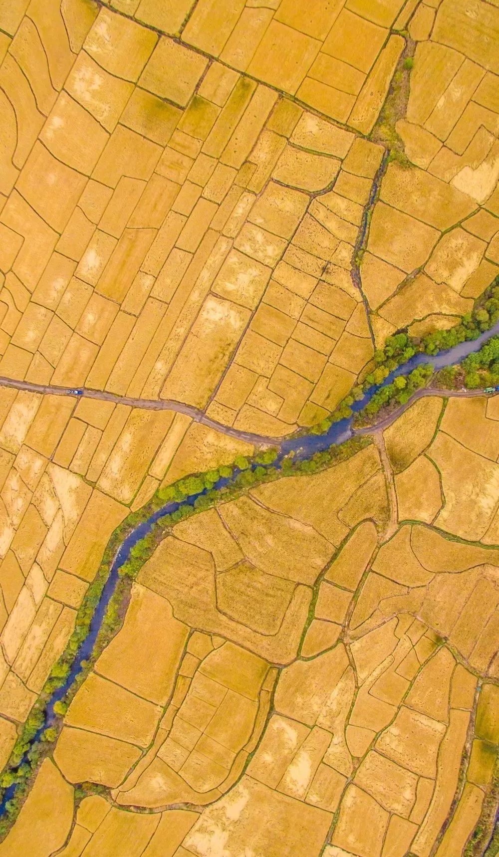 「荐读」朋友圈消失两年，他独自航拍中国，照片惊艳世界