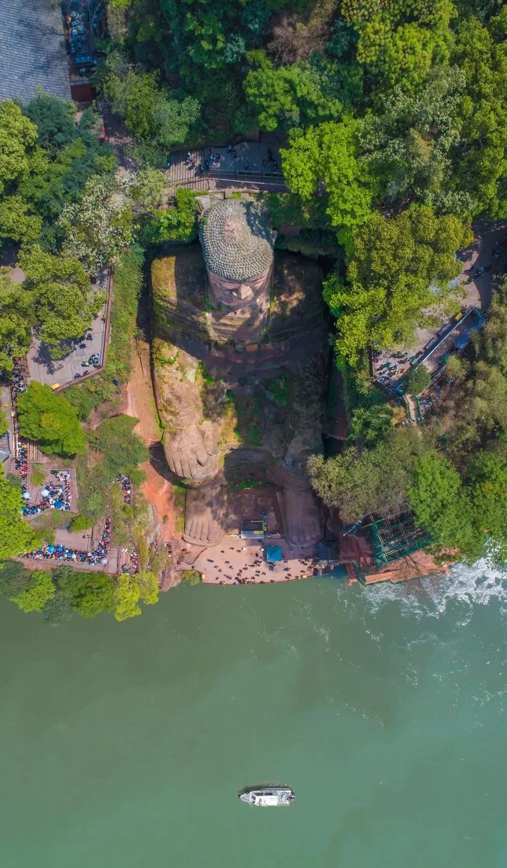 「荐读」朋友圈消失两年，他独自航拍中国，照片惊艳世界