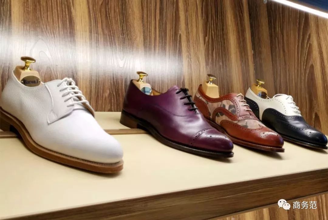 英国女王的鞋,英国女王加冕鞋子