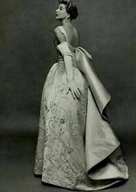 这位香奈儿的死对头，与迪奥先生齐名，打造出最原汁原味的法式优雅