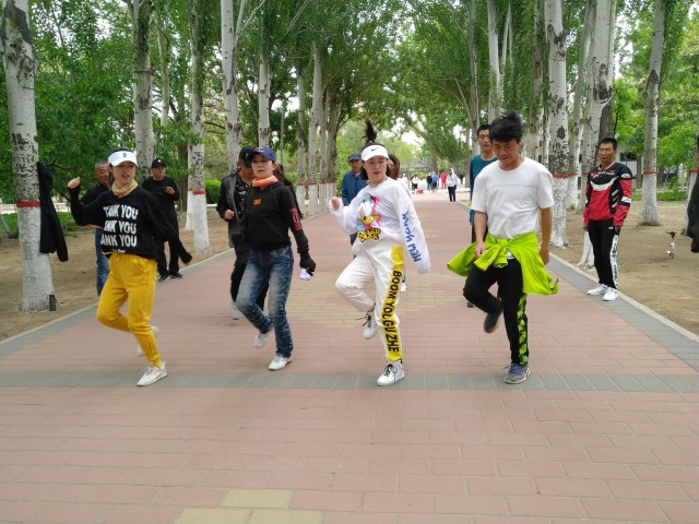 18年的鬼步舞网红,包头网红李艳香