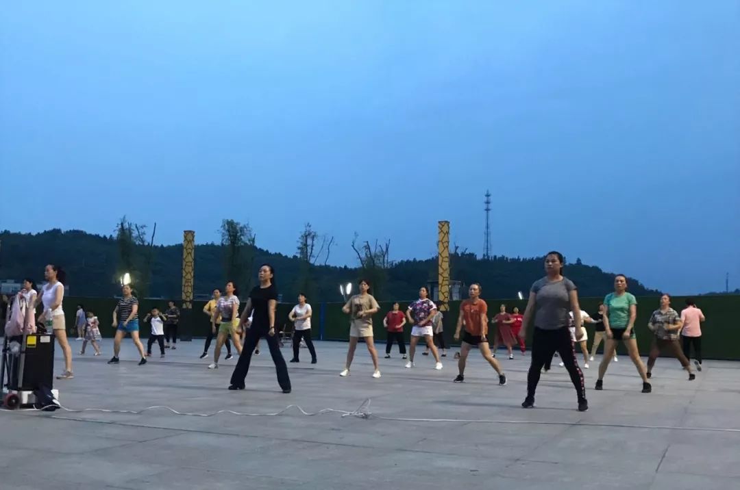 郧阳区滨江公园龙舟广场,郧阳滨江公园龙舟广场